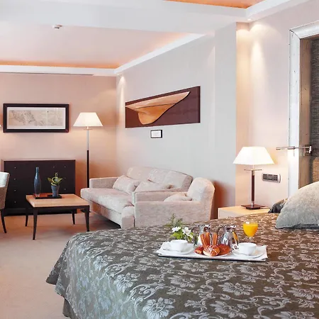 Отель Nh Collection Finisterre